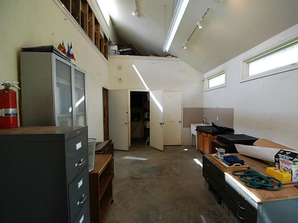 4739 Buck Bert Long studio