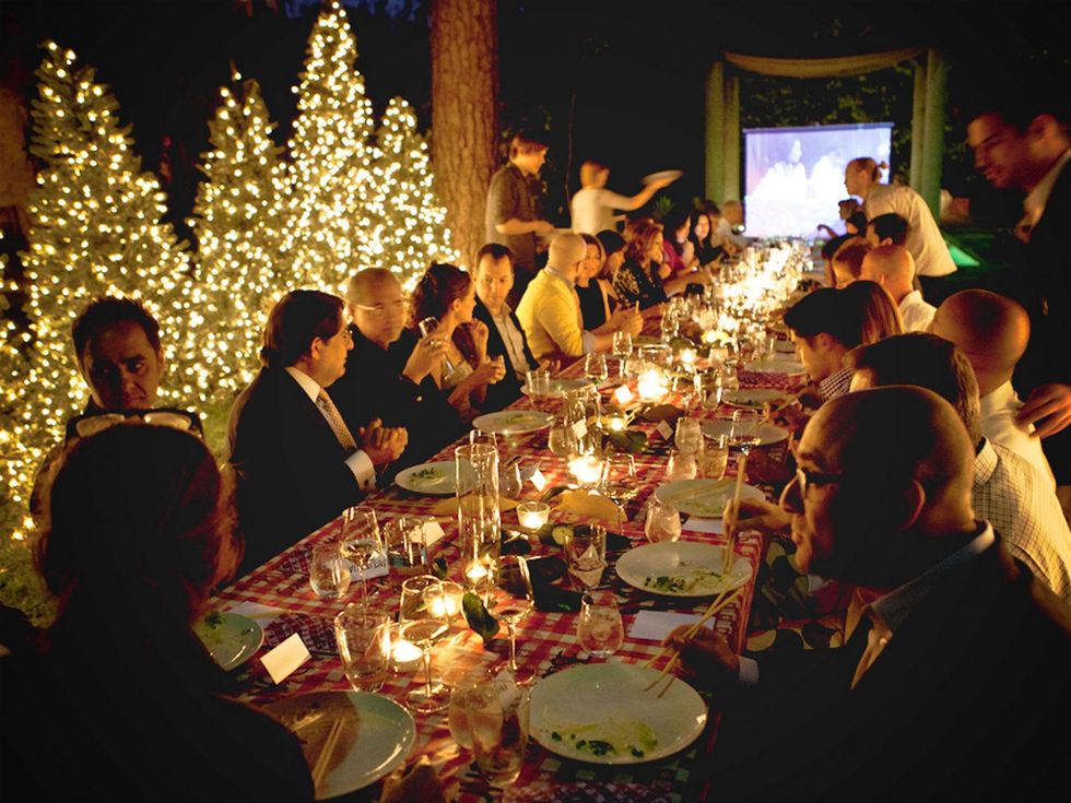 5 Deborah Elias My Favorite Things May 2013 The guests enjoy an intimate evening at a dramatically set long table