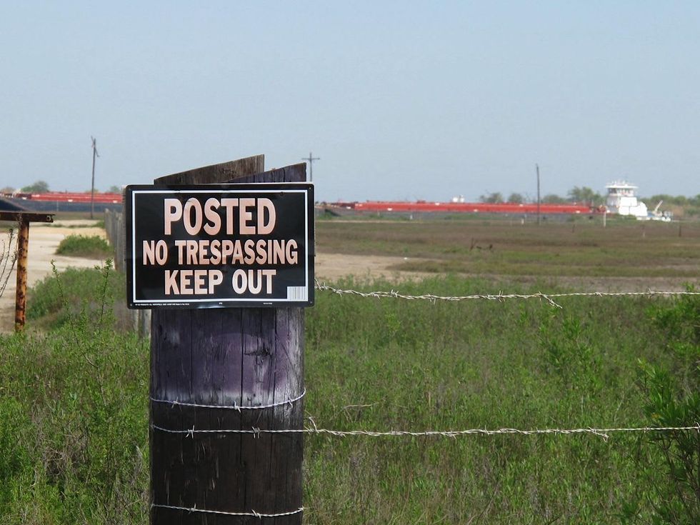 5. Katie Oxford Galveston oil spill March 2014 Parked barge
