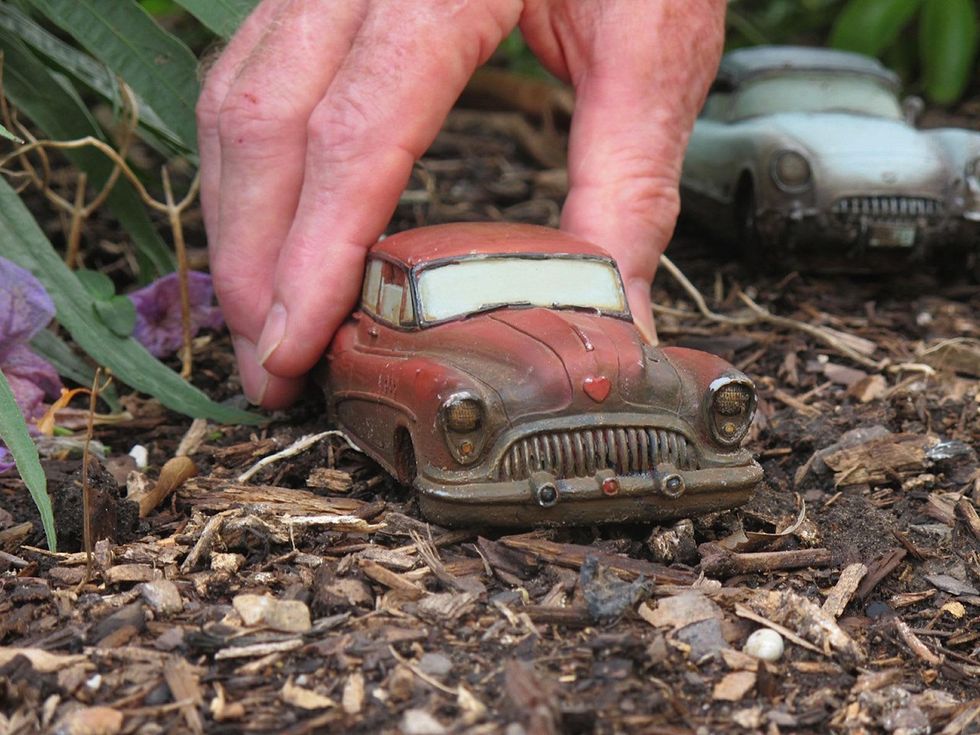 5. Katie Oxford Willem Kegge garden August 2014 Miniature cars made of concrete