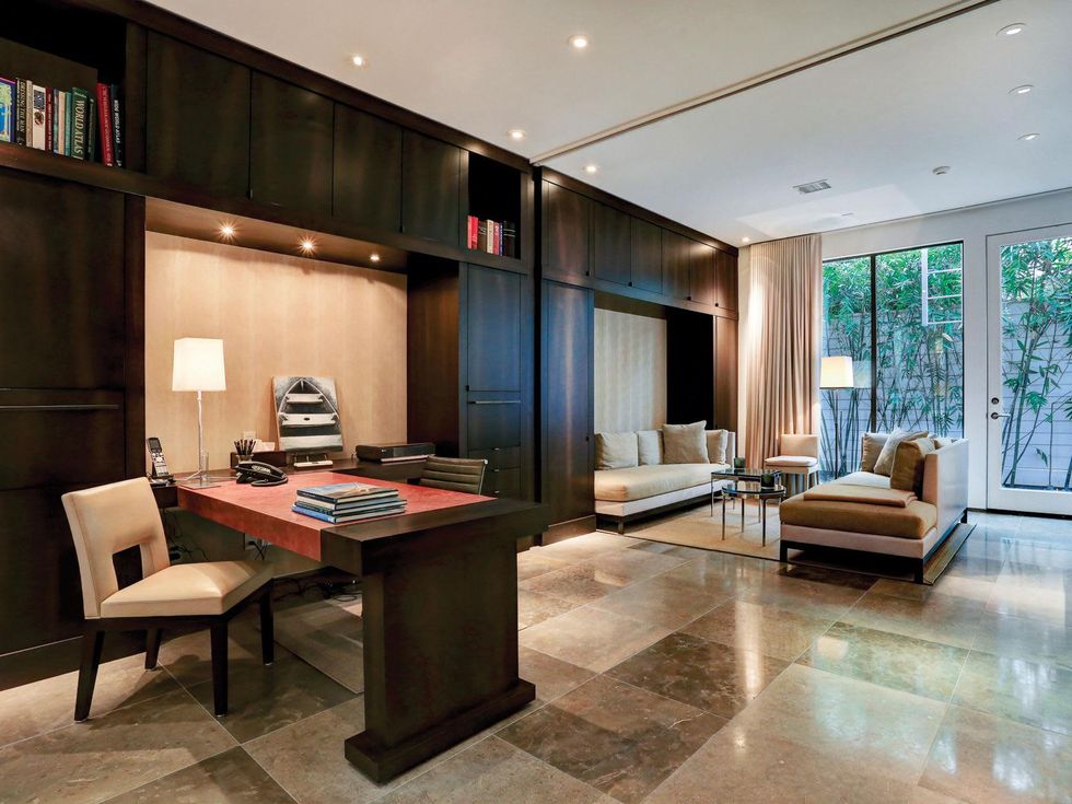 5 On the Market 2212 Salisbury St. River Oaks April 2015