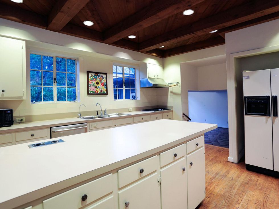 5 On the Market 3375 Del Monte Drive February 2015 kitchen