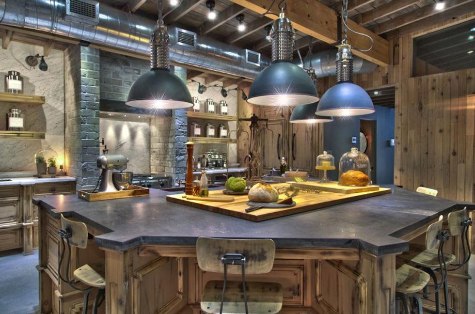 5 On the Market 3606 Sun Valley Drive February 2015