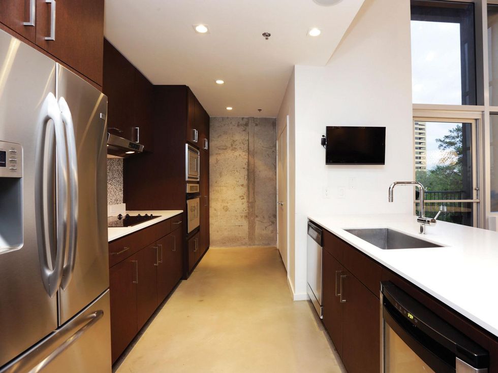 5 On the Market 6007 Memorial Drive No. 401 April 2014