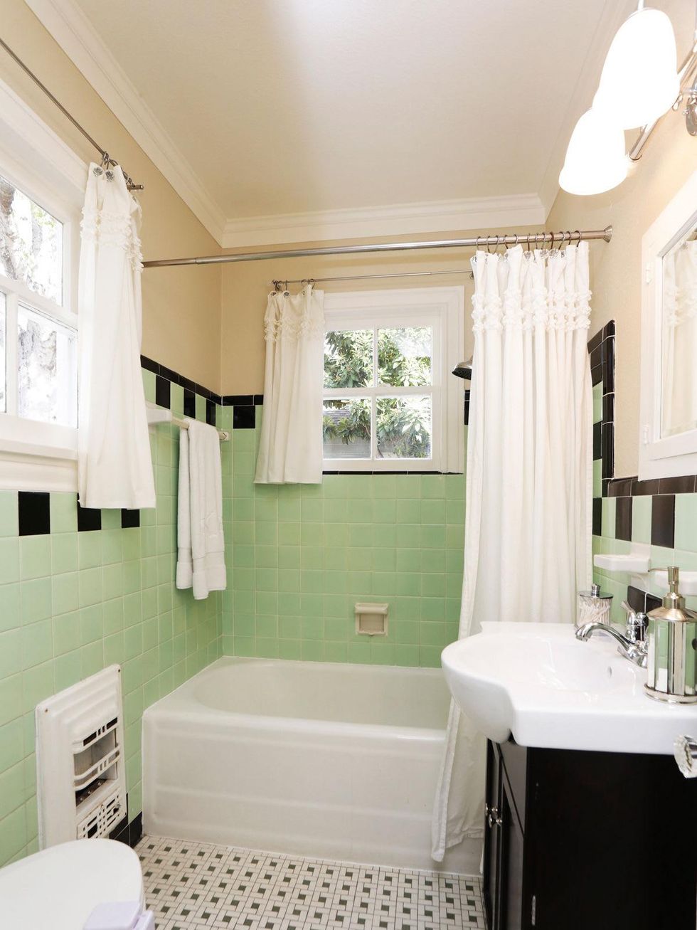 5 On the Market 811 Le Green St. December 2013