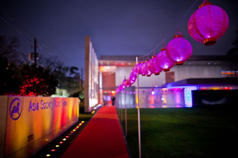 5 Paper lanterns line the walkway at the Asia Society Tiger Ball March 2015