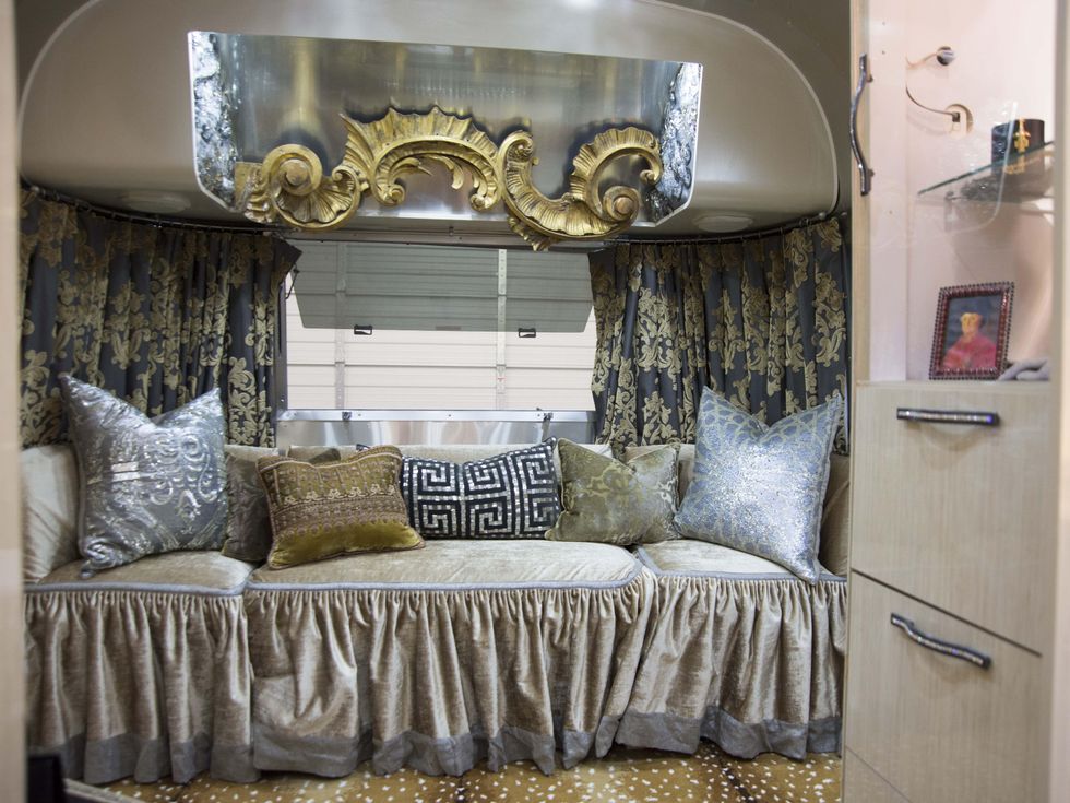 5 Velvet Slipper Divine January 2014