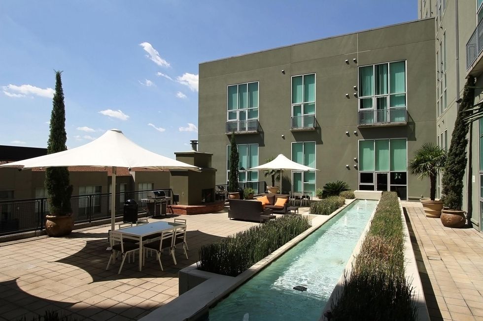 51 On the Market Bagby 2000 Unit 15400 March 2014