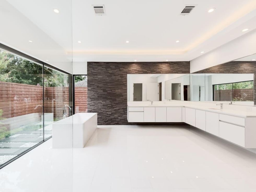 5658 Terwilliger, July 2016