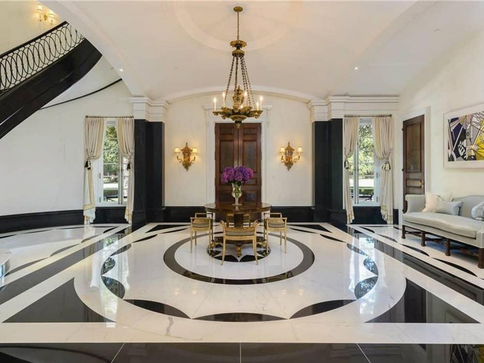 5950 Deloache Ave. for sale in Dallas entryway