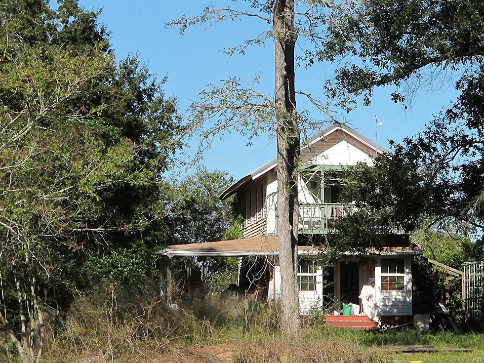 6 Katie Laughing Frog Farm October 2013 \u201cWe didn\u2019t want it to encroach upon the trees. We wanted to make it look like it was here. That it belongs.\u201d Glen Miracle