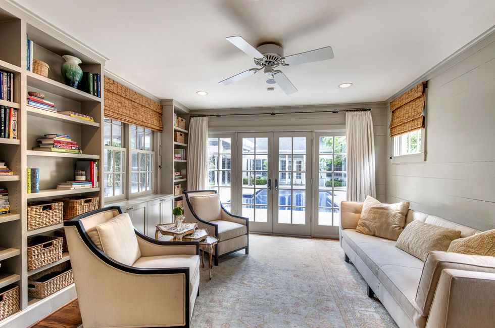 6 On the Market 2107 Looscan September 2014 den