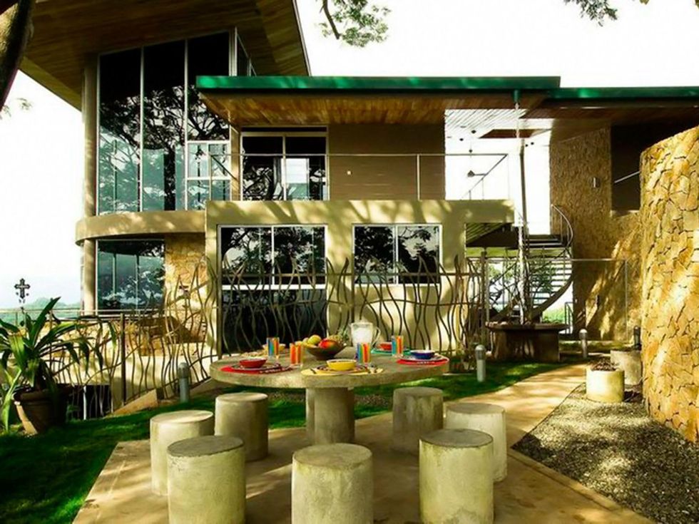 6 On the Market 3 Las Vistas Costa Rica May 2014.