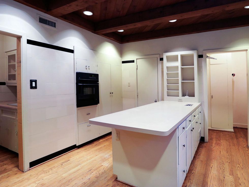 6 On the Market 3375 Del Monte Drive February 2015 kitchen