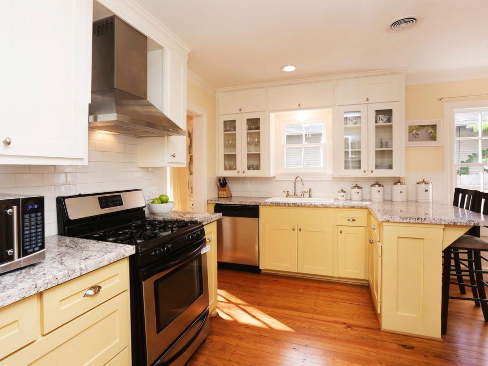 6 On the Market 811 Le Green St. December 2013