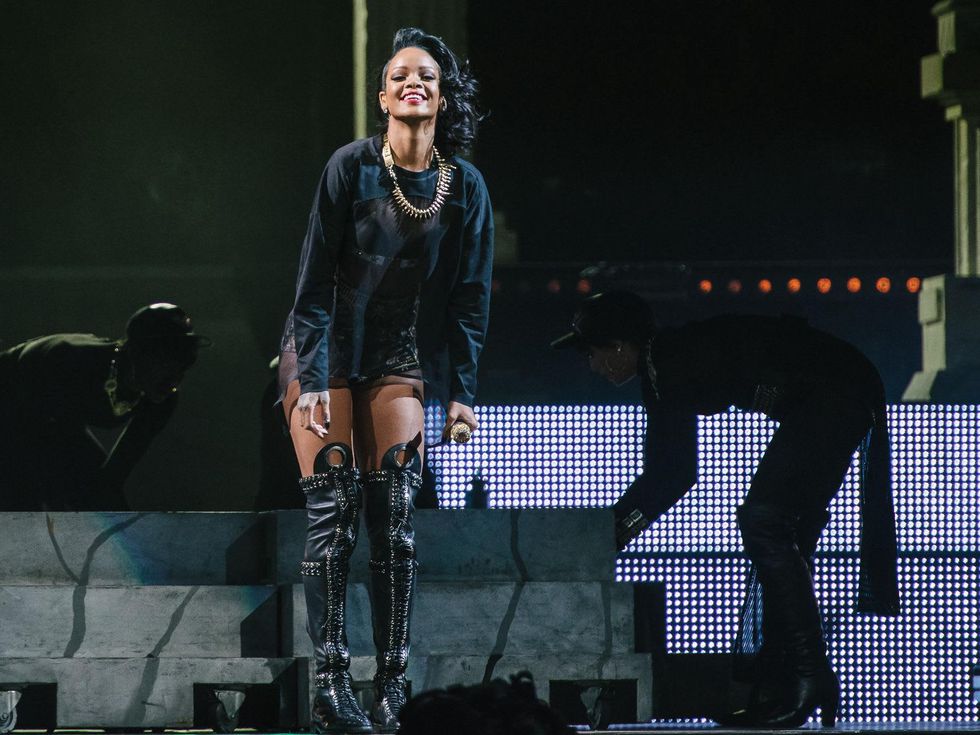 6 Rihanna in concert Houston November 2013