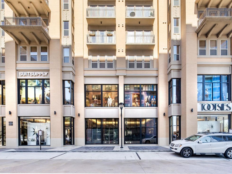 6 Suitsupply Houston interior December 2013