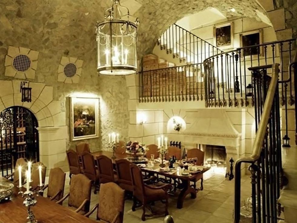 6 Suzanne Saperstein Fleur de Lys mansion