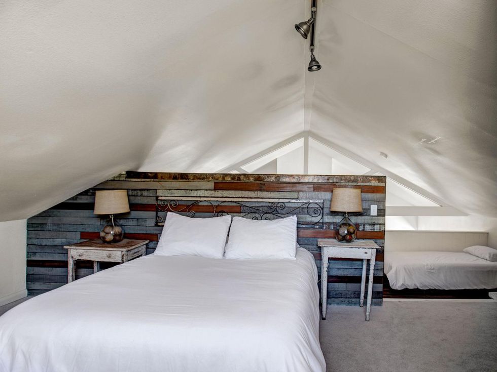 6 The Vintage Round Top house March 2014