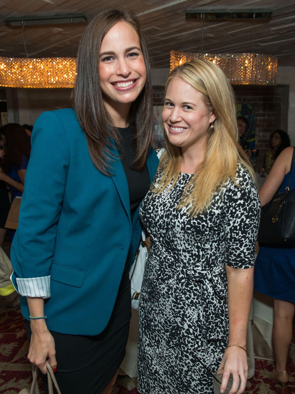 6 Tracy Leibovitz, left, and Lindsay Grossman at the CultureMap Summer Social July 2014