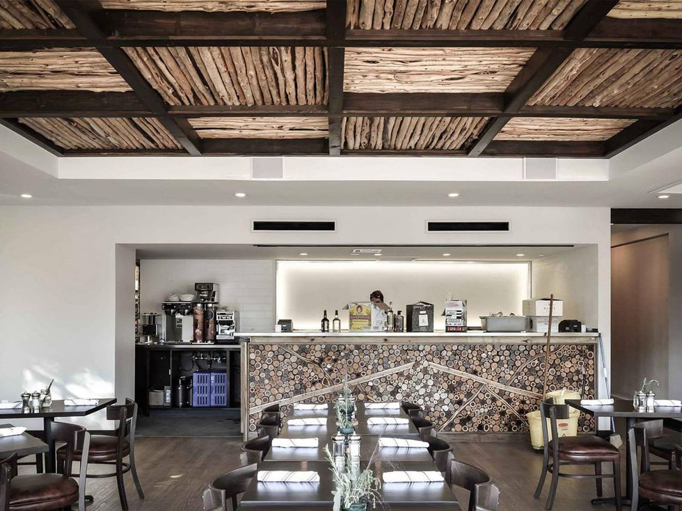 60 Degrees Mastercrafted November 2013 main dining room