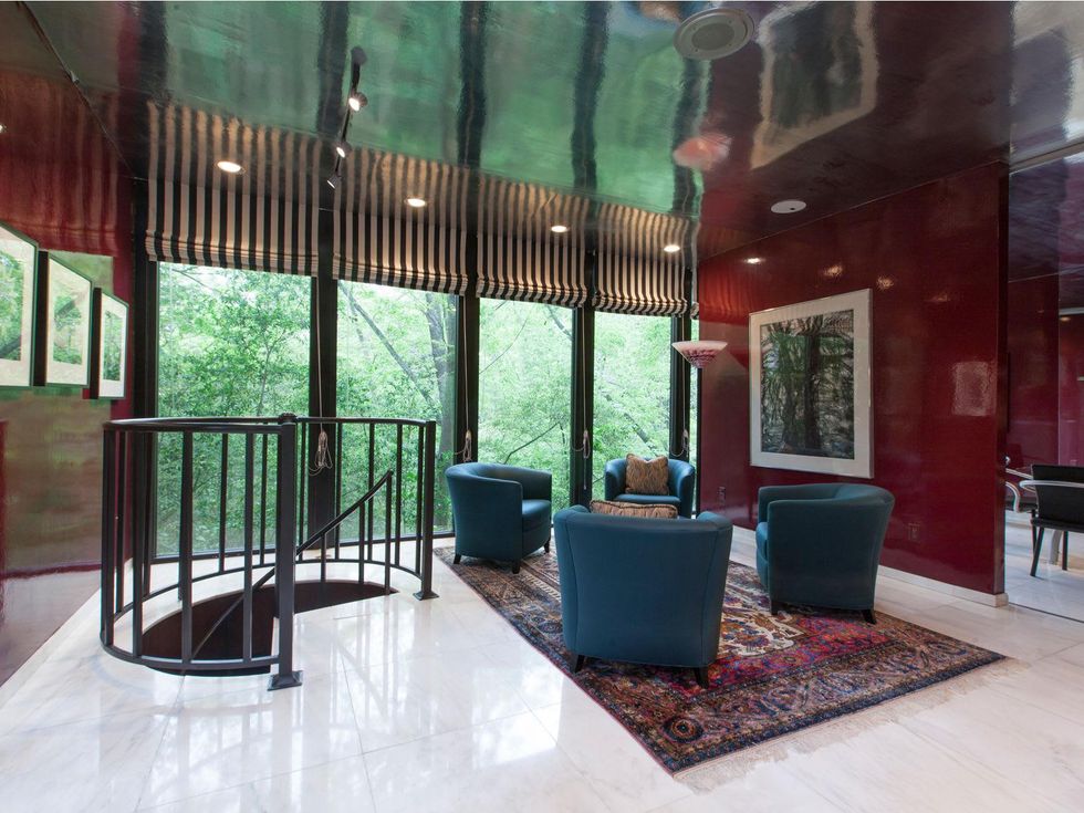 7 On the Market 10 S. Briar Hollow Lane No. 26 June 2014