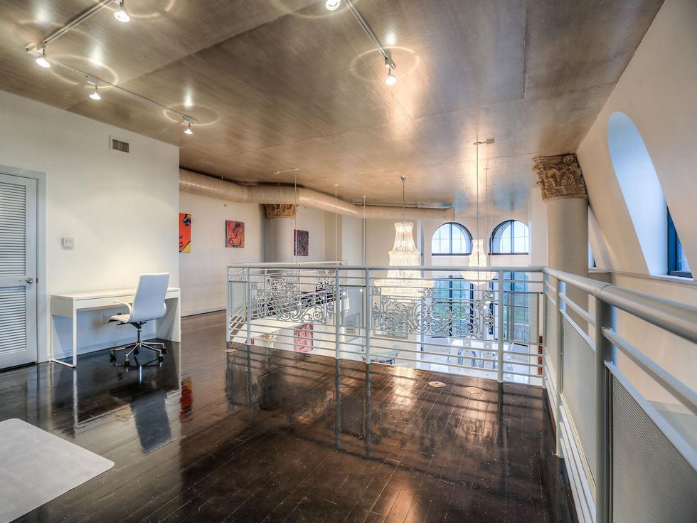 7 On the Market 1005 S. Shepherd Dr. No. 814 penthouse May 2014