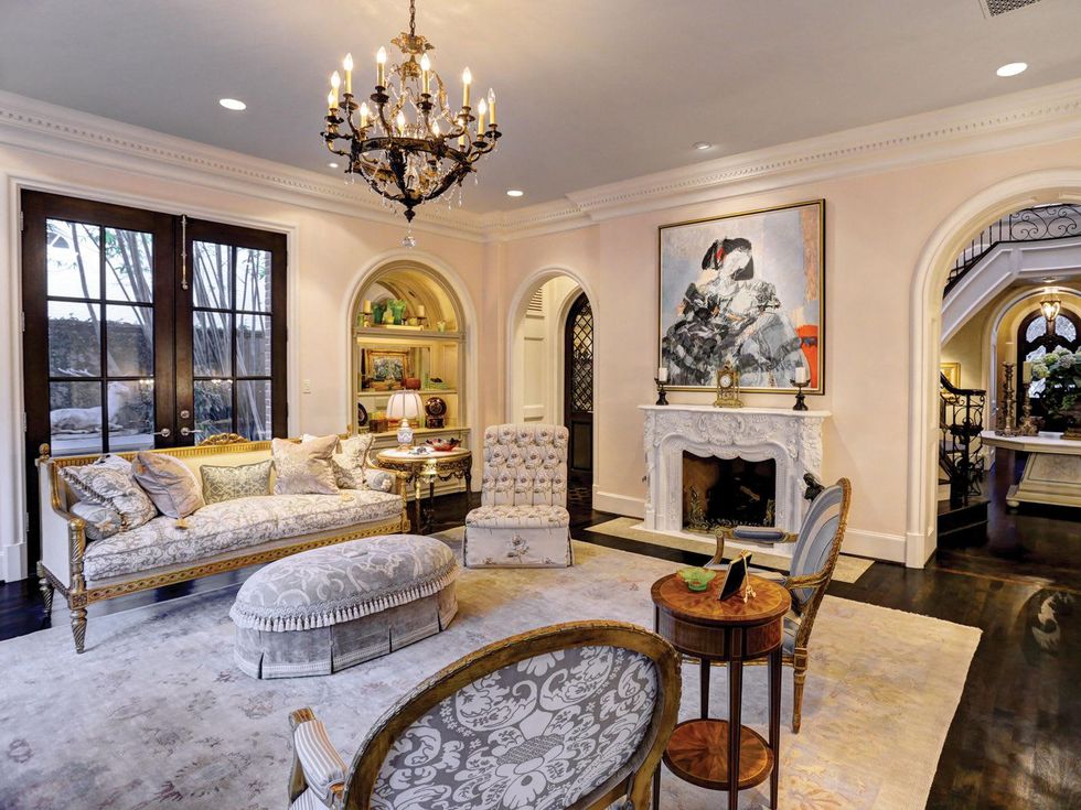 7 On the Market 2216 Chilton Road January 2015