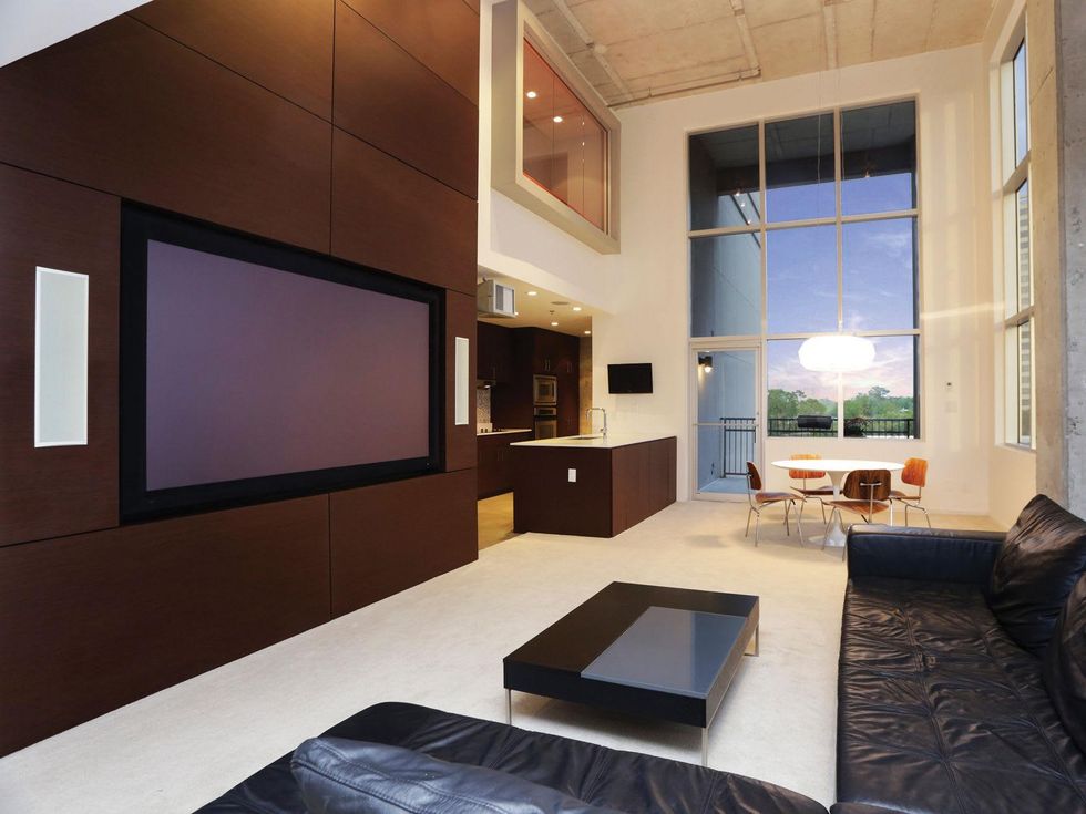 7 On the Market 6007 Memorial Drive No. 401 April 2014