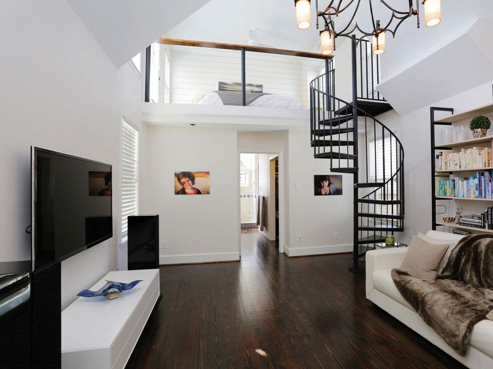 7 On the Market 922 St. Woodland February 2015