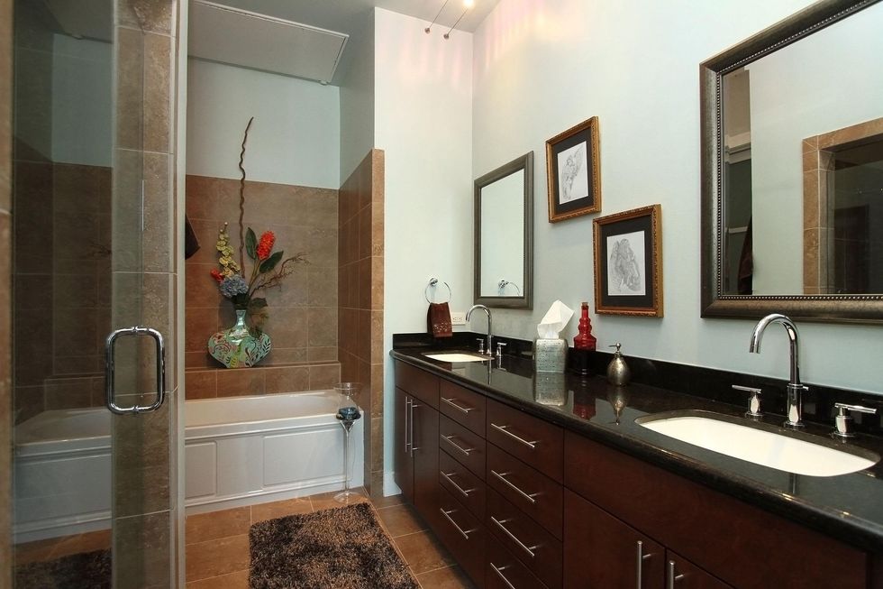 7 On the Market Bagby 2000 Unit 15400 March 2014