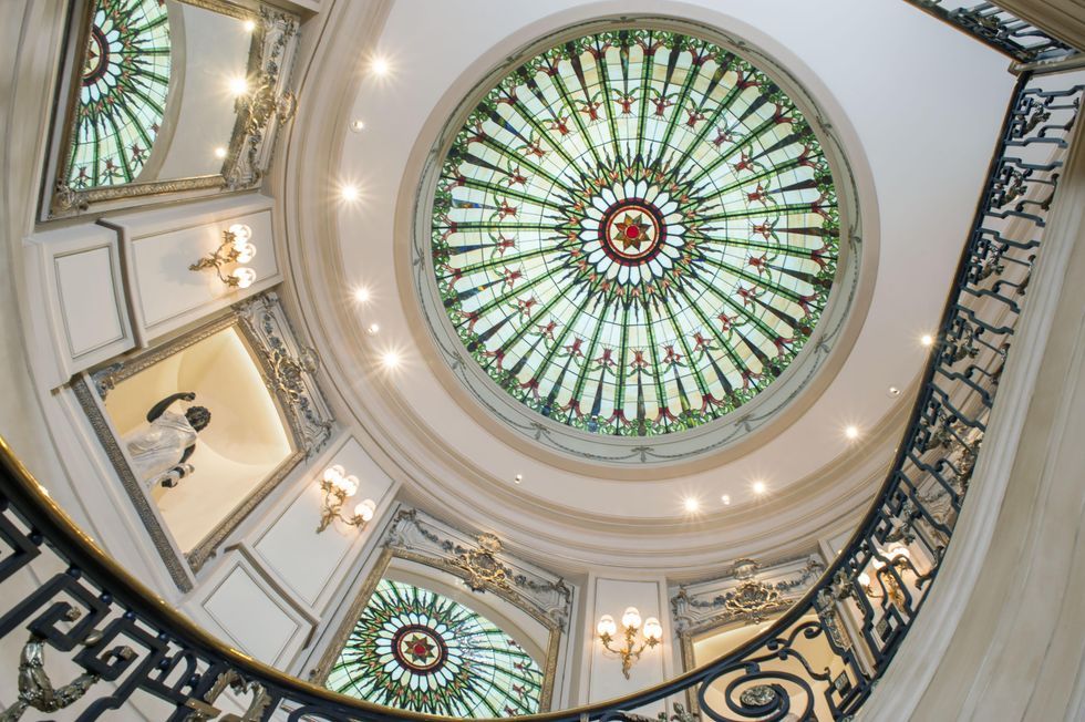 7561 On the Market 100 Carnarvon Chateau Carnarvon September 2014