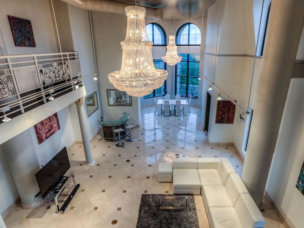8 On the Market 1005 S. Shepherd Dr. No. 814 penthouse May 2014