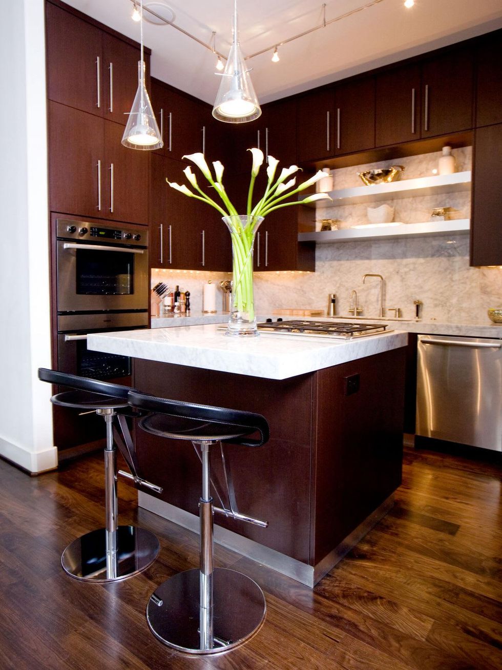 8 On the Market 1807 Brun St. January 2015