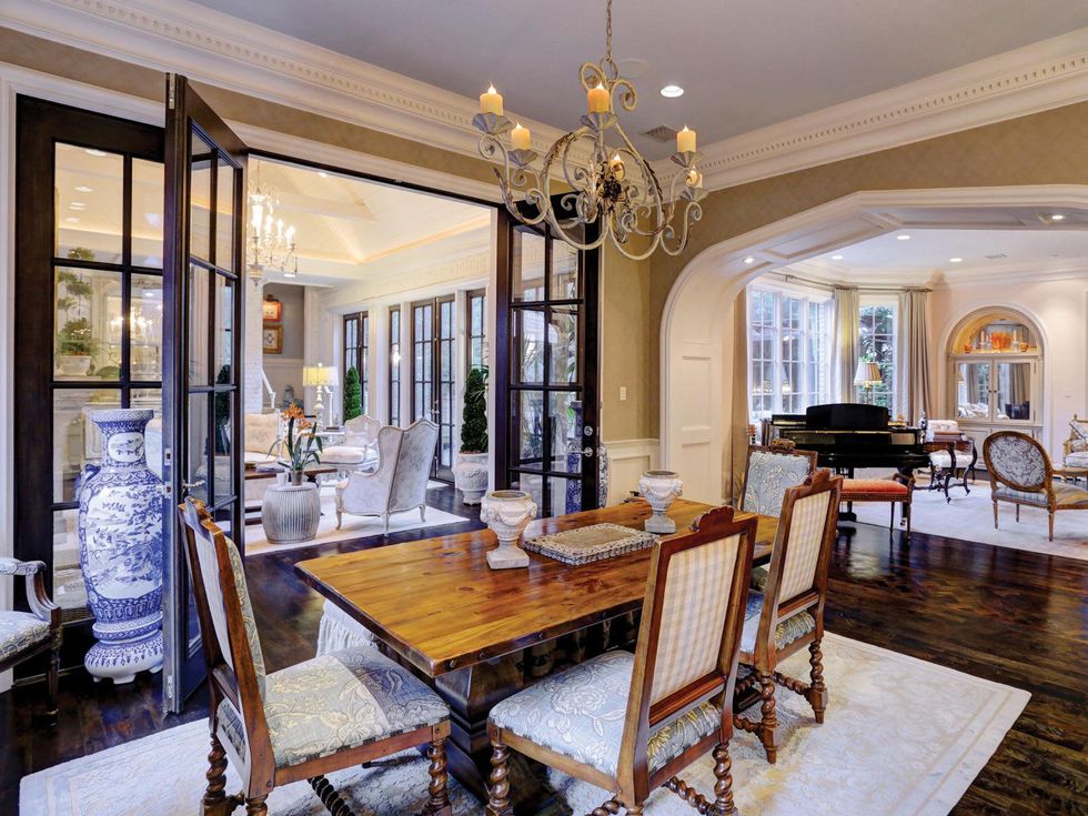 8 On the Market 2216 Chilton Road January 2015