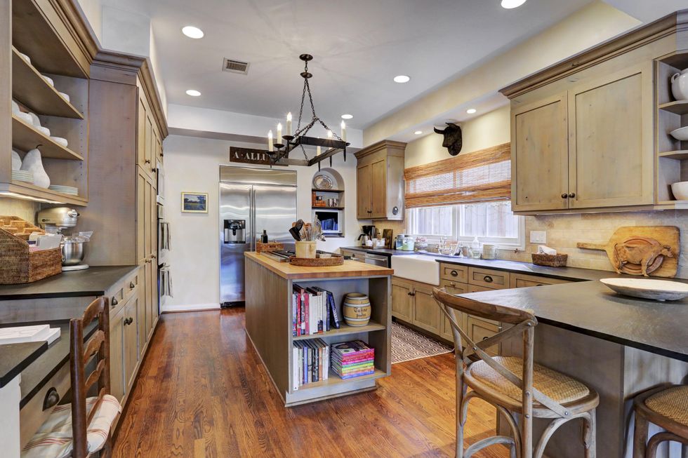 8 On the Market 6545 Brompton Road February 2015