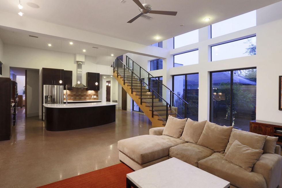 8 On the Market 734 E. 8th St. Houston Heights March 2015