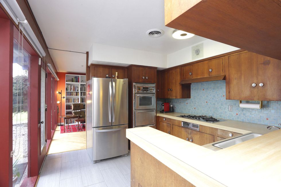 8 On the Market 9307 McAvoy March 2014