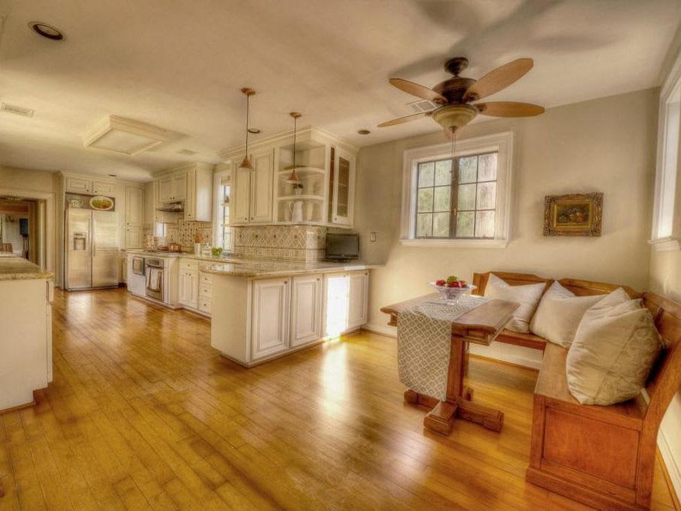 8 On the Market Hobby Manor at 2115 Glen Haven Blvd. October 2013 breakfast nook and kitchen