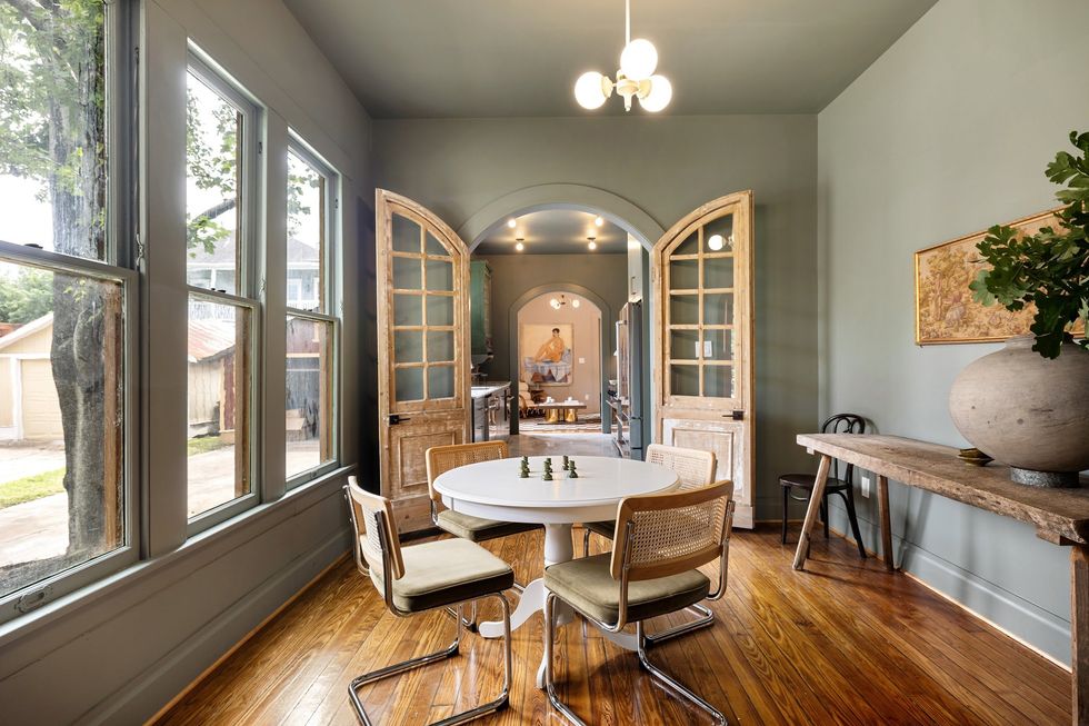 814 Omar Street dining room