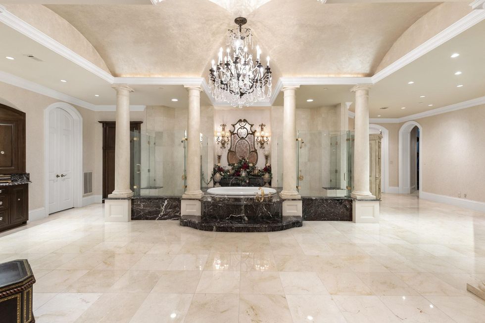 88 W Grand Regency Circle The Woodlands for sale