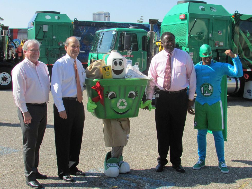 9 art recycling trucks August 2014