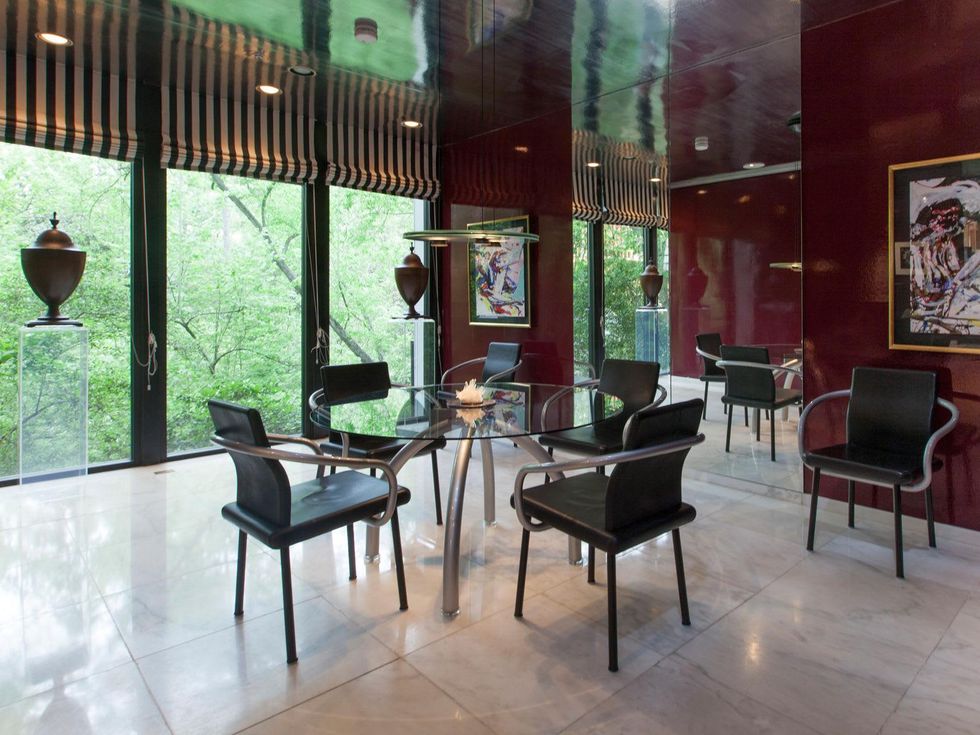 9 On the Market 10 S. Briar Hollow Lane No. 26 June 2014