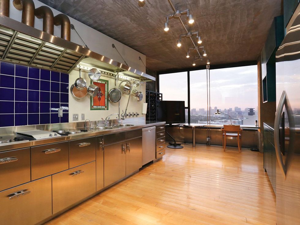 9 On the Market 14 Greenway No. Ph 28e November 2014 kitchen