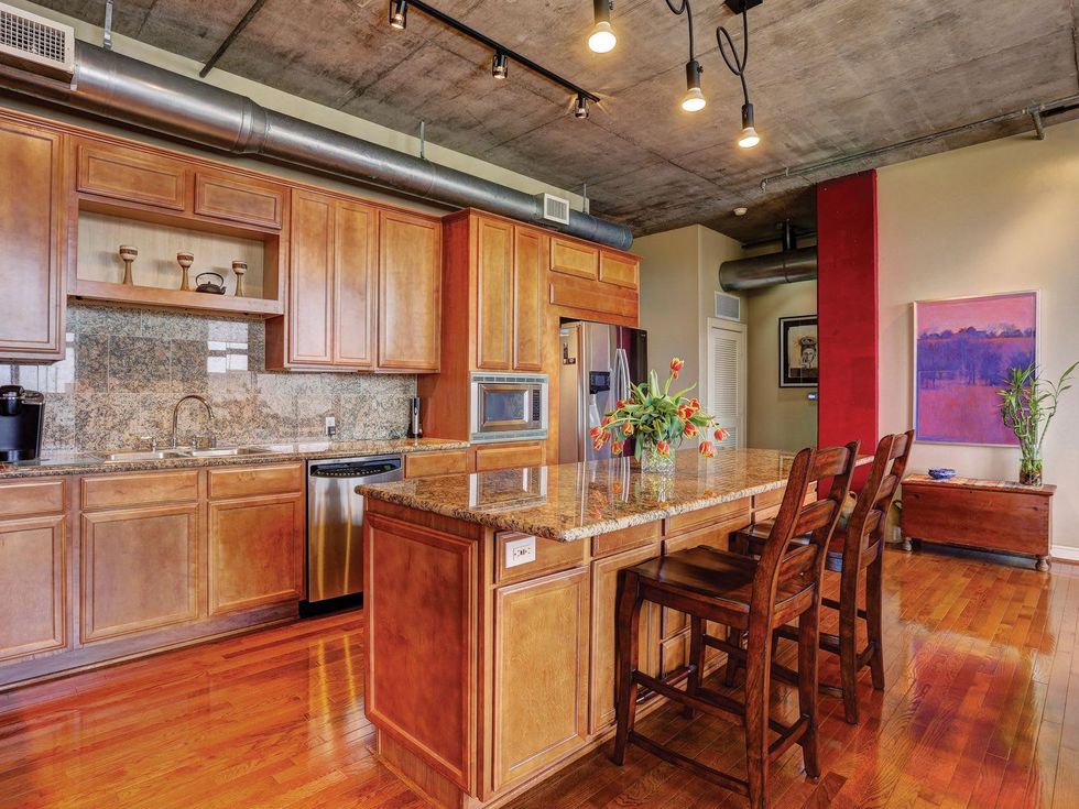 9 On the Market 1616 Fountain View No. 310 August 2014