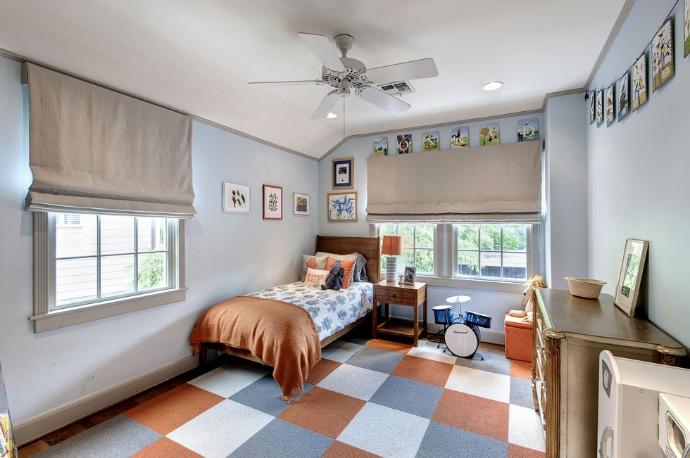 9 On the Market 2107 Looscan September 2014 bed2