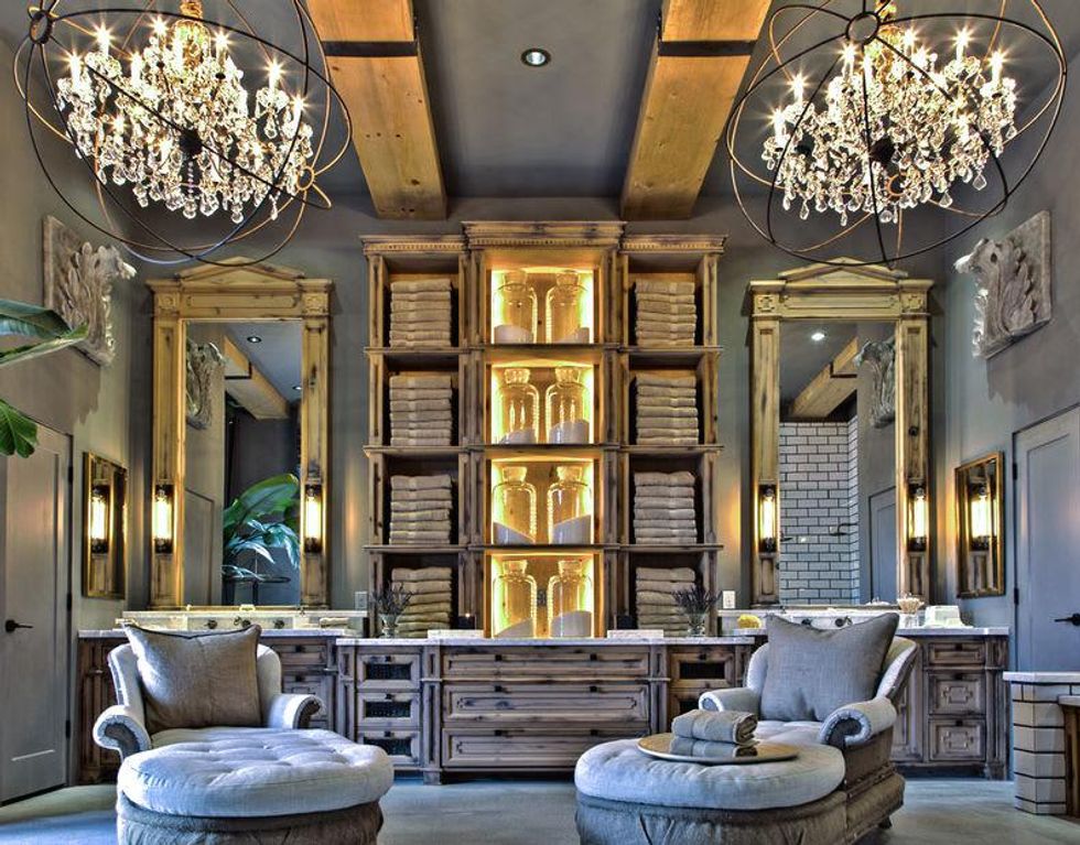 9 On the Market 3606 Sun Valley Drive February 2015