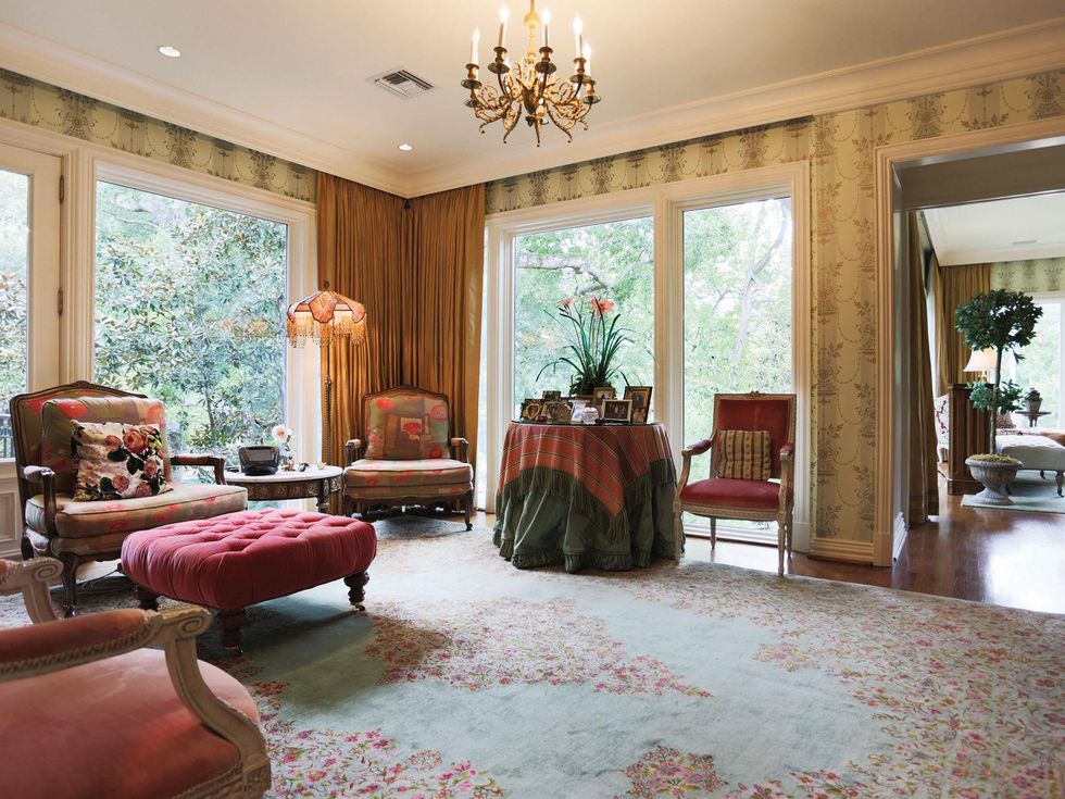 9 On the Market 3940 Inverness Drive February 2014