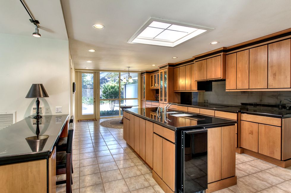 9 On the Market 411 Fall River The Walser House October 2014 Kitchen