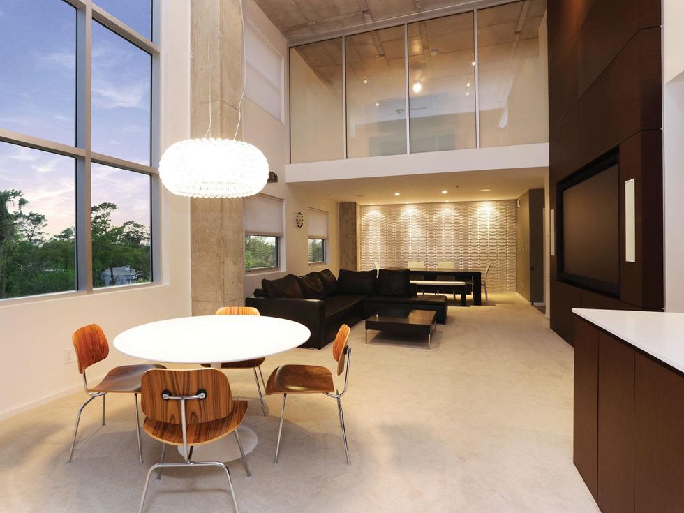 9 On the Market 6007 Memorial Drive No. 401 April 2014